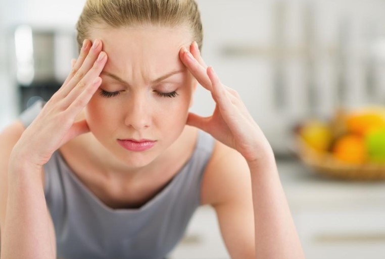 How to Deal with Migraines: A Comprehensive Guide